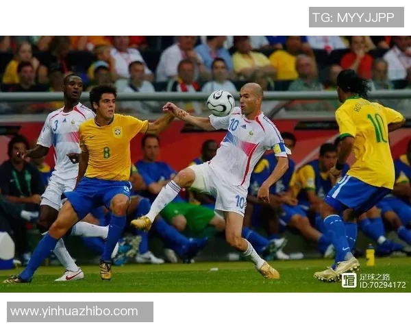 达尼洛：从青涩小将到足球场上的战术大师之路